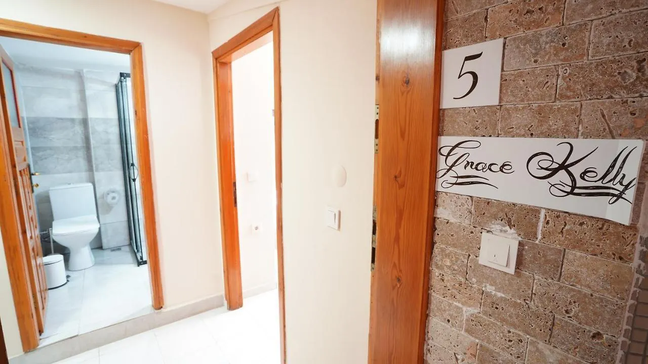 Arya Suits Apartman Antalya Törökország